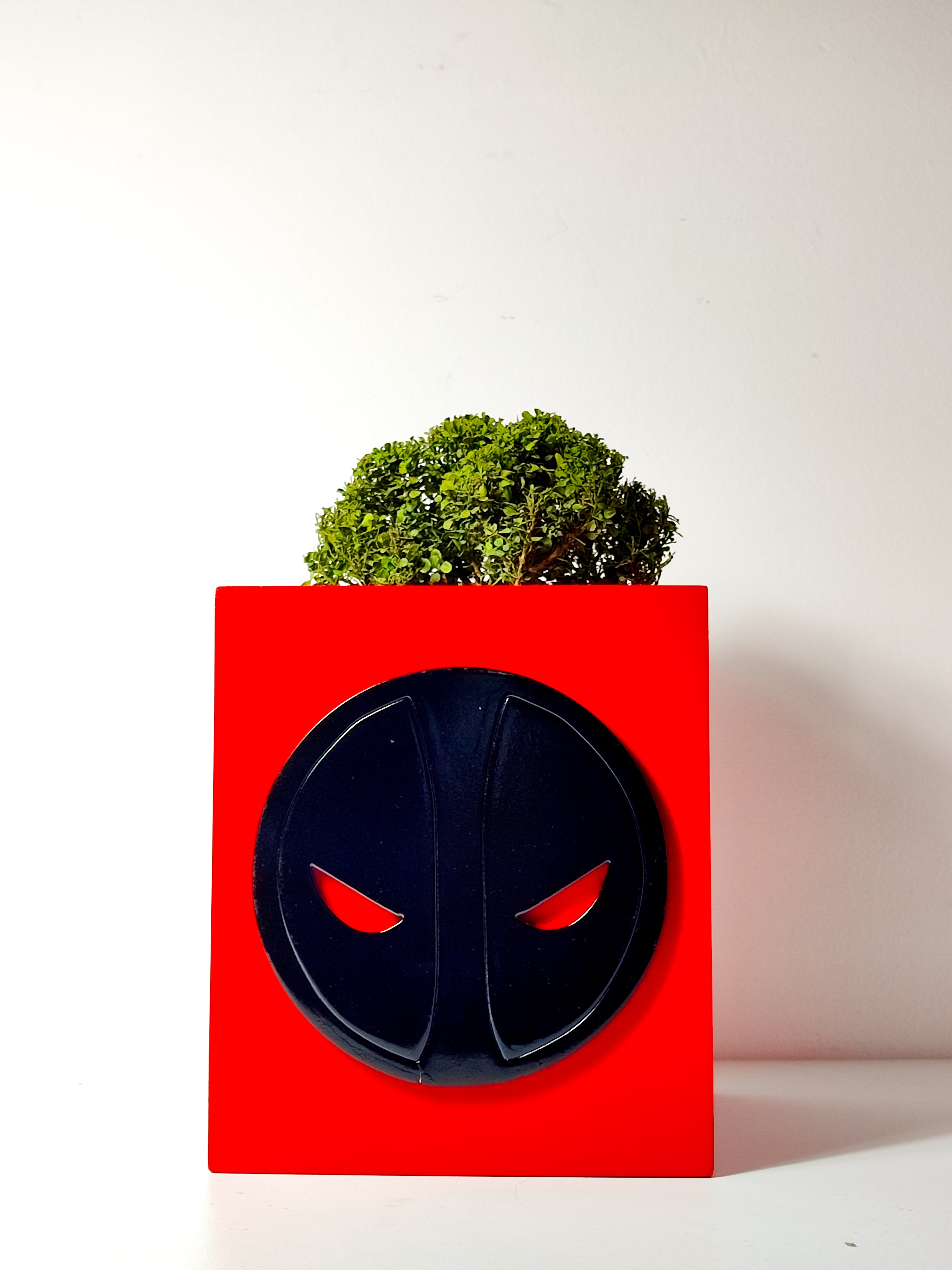 Deadpool Pot (Wooden) – Comic Tree